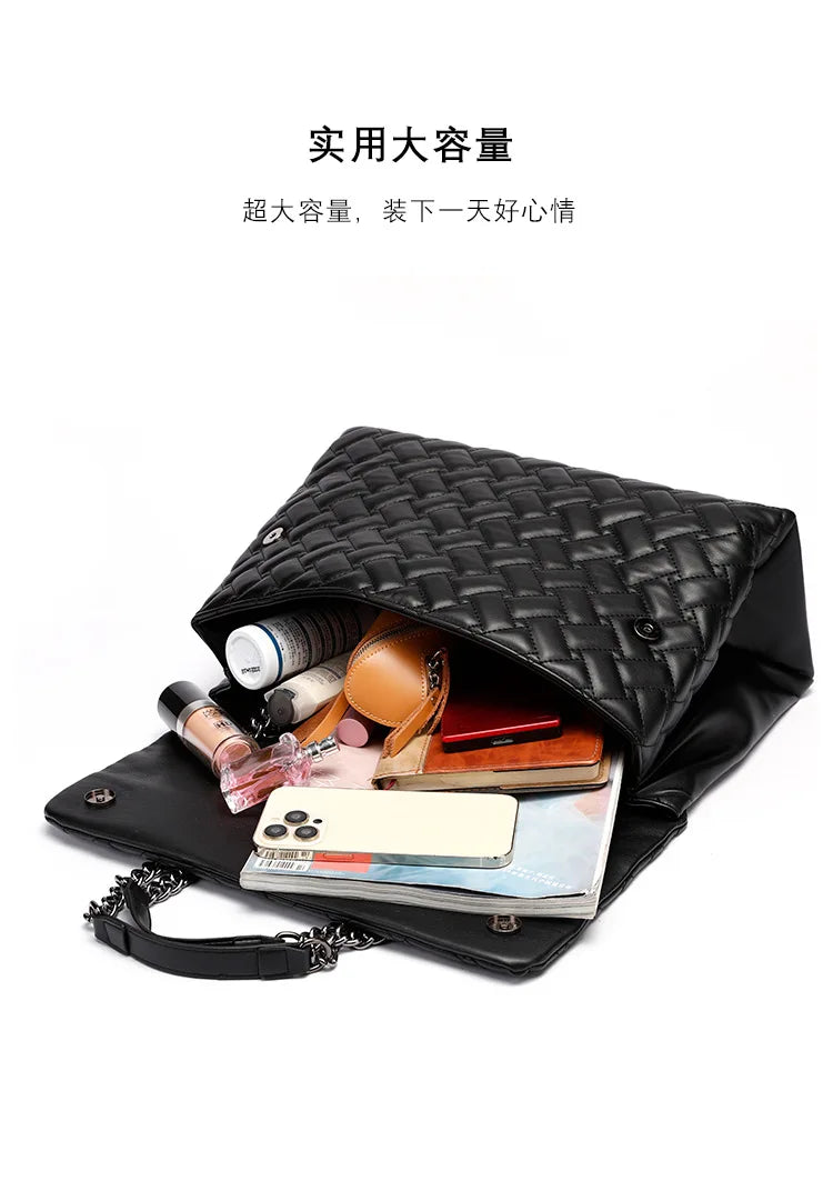 2024 New Trendy Women's Bag with Herringbone Chain Crossbody Bag, Eagle Head, Shoulder Bag, and Large Bag
