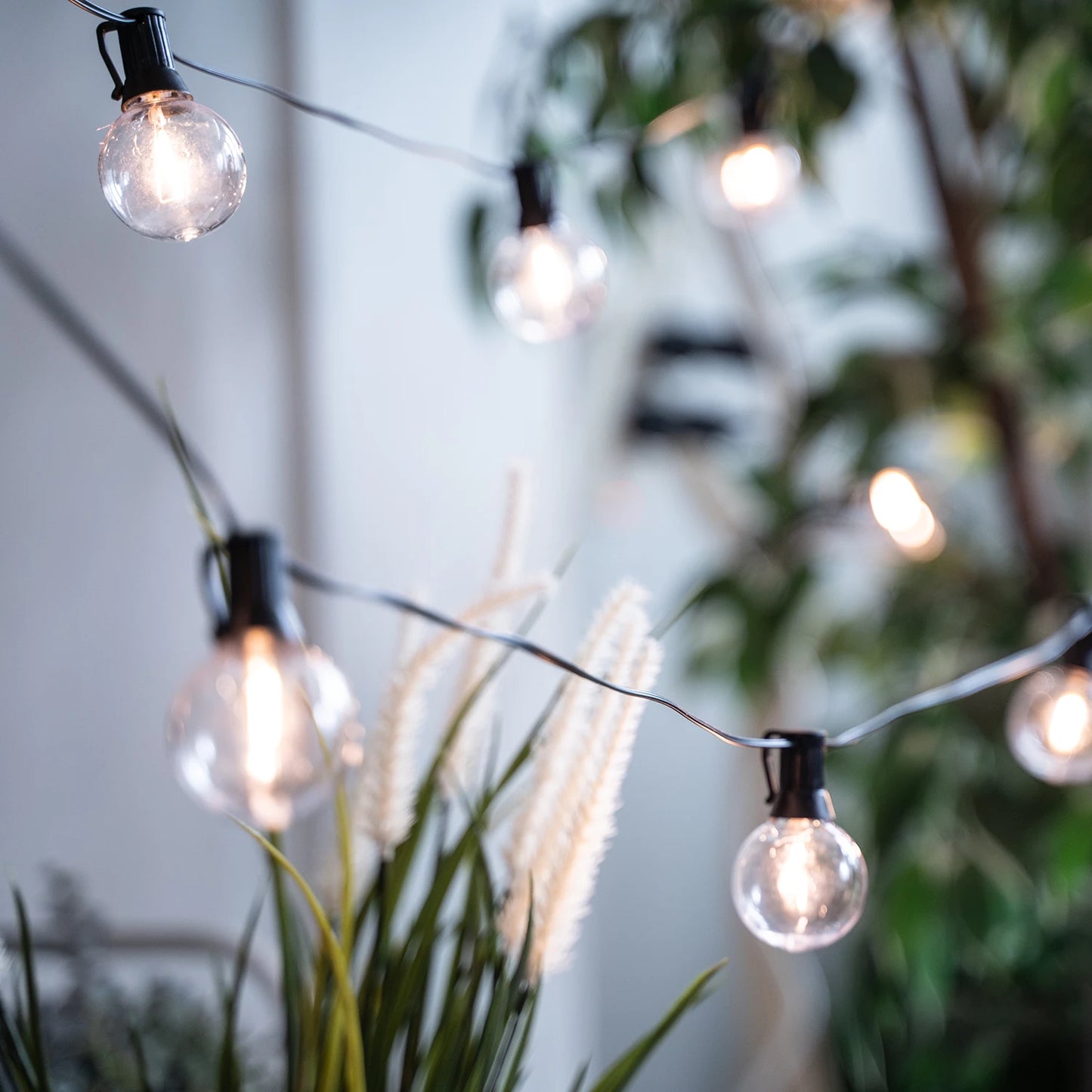 Outdoor G40 LED String Lights Waterproof Solar Powered Copper Body